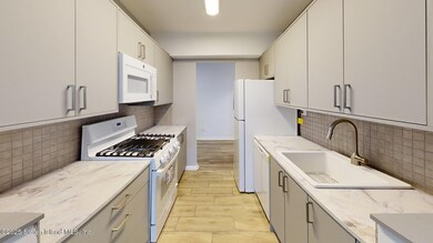 Imperial Towers unit Y2, Staten Island, NY 10304 - photo 3