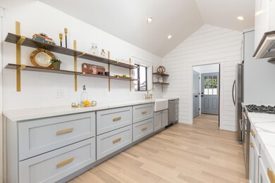 4044 E Lewis-13