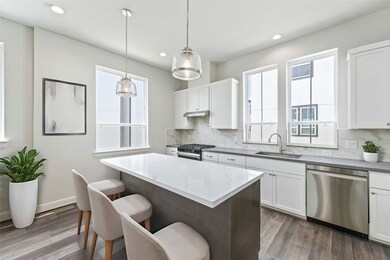 2708 Grand Fountains Dr unit E, Houston, TX 77054 - photo 7