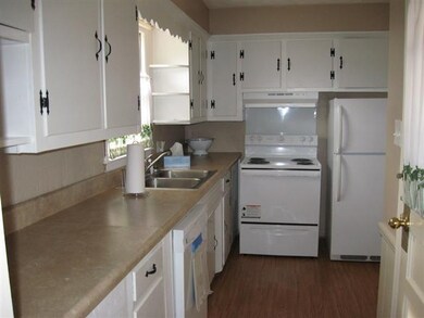 13 Anderson St, Inman, SC 29349 - photo 4