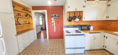 915 Center St, New Ulm, MN 56073 - photo 6