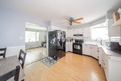 401 Beechwood Dr, Beech Grove, IN 46107 - photo 3