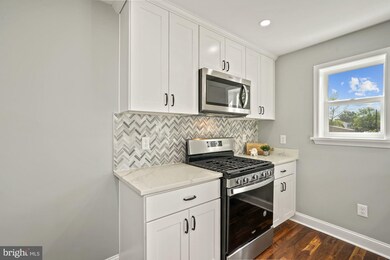 5653 Fenwick Dr, Alexandria, VA 22303 - photo 7