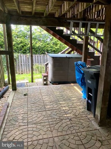 8476 Snowden Oaks Place, Laurel, MD 20708 - photo 3