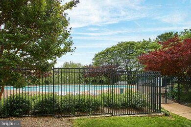 14314 Climbing Rose Way unit 202, Centreville, VA 20121 - photo 2