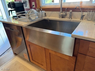 1150 Lake Rd, Conneaut, OH 44030 - photo 7