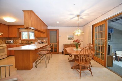 28 Grove Ave, Randolph, MA 02368 - photo 5