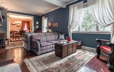 Living Room (2)