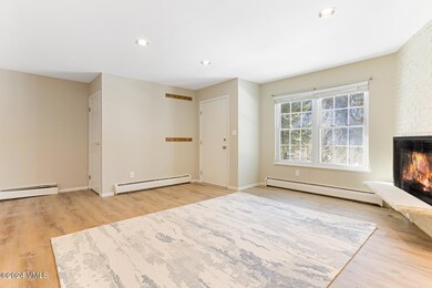 4093 Spruce Way 30 MLS-10