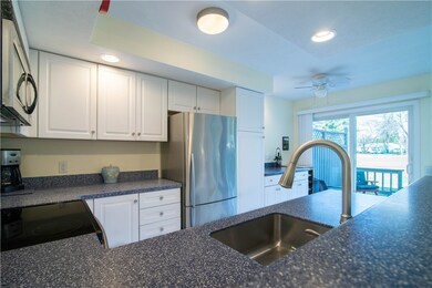 Remodeled Kitchen w/Stainless Appliances - Lots of