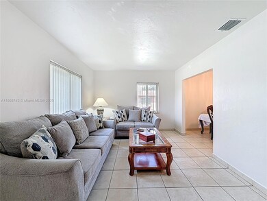 675 W 30th St, Hialeah, FL 33012 - photo 4