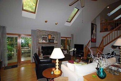 526 Viking Dr, Batavia, IL 60510 - photo 4