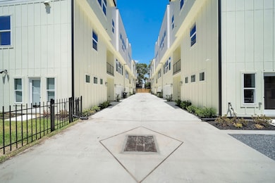 1015 W 24th St unit B, Houston, TX 77008 - photo 5