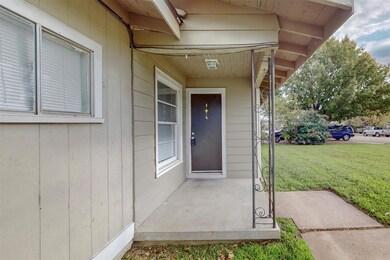 1114 Poindexter Ave, Cleburne, TX 76033 - photo 5