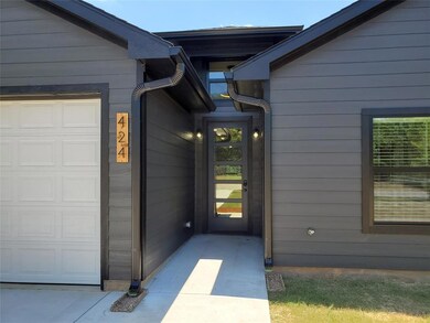 424 E Burrell St, Denison, TX 75021 - photo 3