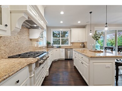 2952 Beacon Hill Dr, West Linn, OR 97068 - photo 6