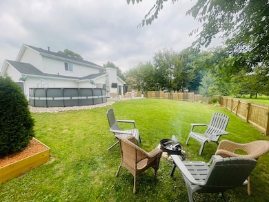 240 Westbrook Cir, Naperville, IL 60565 - photo 3