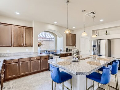 Expansive Kitchen....Storage Galore