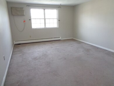16 Williamsburg Ct unit 24, Shrewsbury, MA 01545 - photo 2