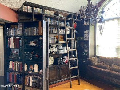 317 Richmond Dr, Jacksonville, NC 28540 - photo 3