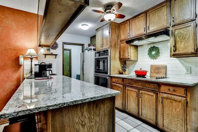 239 Norwich Dr, Hurst, TX 76054 - photo 7