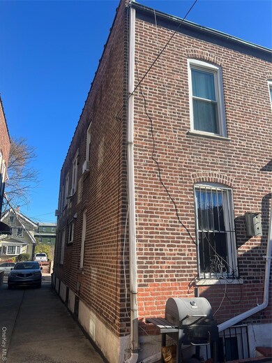 8644 139th St, Jamaica, NY 11435 - photo 6