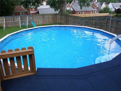 Swimming Pool/Hot Tub/Sauna. Beautiful heated swim