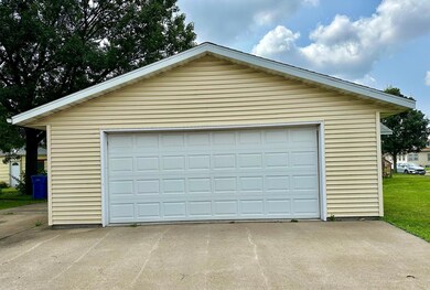 115 Hilbert St, Winona, MN 55987 - photo 3