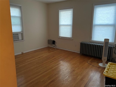 7 N Maryland Ave, Port Washington, NY 11050 - photo 2