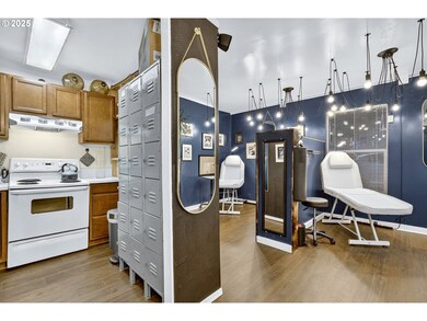 1104 SW Columbia St unit 1, Portland, OR 97201 - photo 7