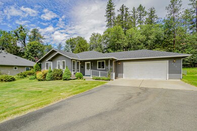 902 NE Dewey Dr, Grants Pass, OR 97526 - photo 6