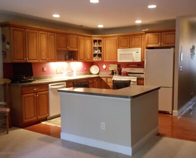 637 RANDALL KITCHEN 1 DSC04039