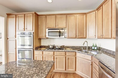 23808 Burdette Forest Rd, Clarksburg, MD 20871 - photo 6