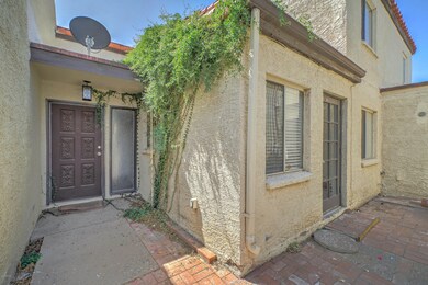 7 E Loma Ln-3