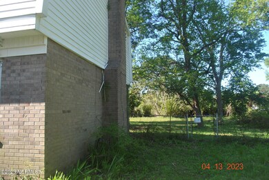 509 W Springhill Terrace, Jacksonville, NC 28546 - photo 2