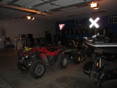 148 Halcomb Ct, Mount Washington, KY 40047 - photo 3