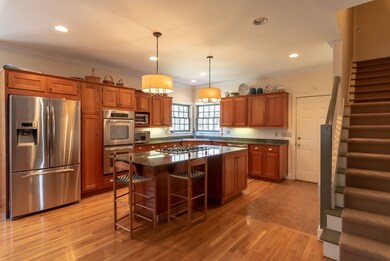 85 Winterberry Ln, Florence, MA 01062 - photo 3