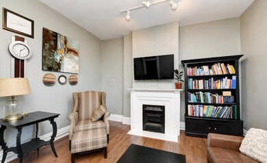Living Room (3)