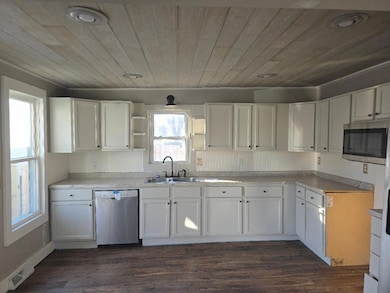 800 Powers St, Stewart, MN 55385 - photo 2