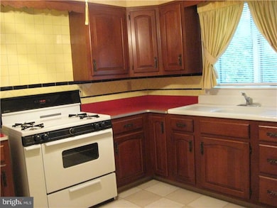 4857 8th Ave, Temple, PA 19560 - photo 6