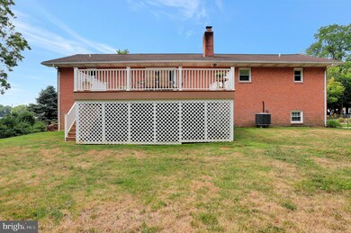 18528 Sherbrooke Dr, Hagerstown, MD 21742 - photo 3