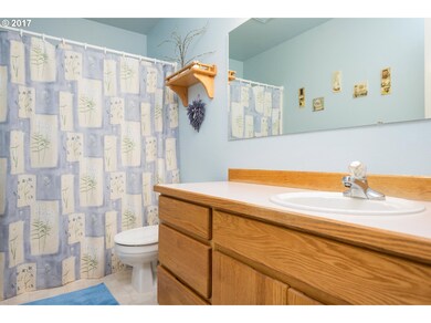 376 SW Chapman Ave, Troutdale, OR 97060 - photo 5