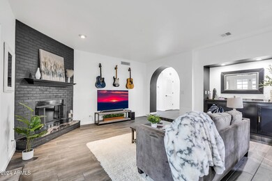 1610 N Stapley Dr-10