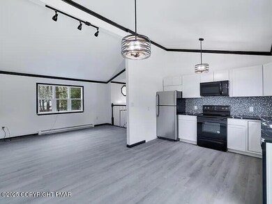 8066 Red Squirrel Dr, Tobyhanna, PA 18466 - photo 7