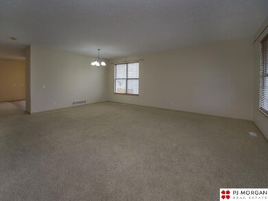 2204 S River Rock Dr, Papillion, NE 68046 - photo 2