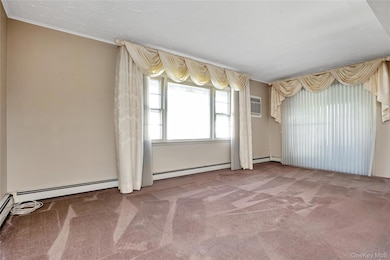 44 Sparrow Ln, Levittown, NY 11756 - photo 7