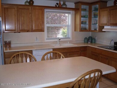 Kitchen w/Island