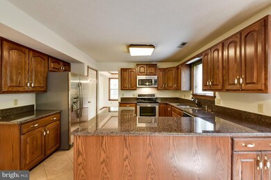 23090 Almond Ct, California, MD 20619 - photo 4