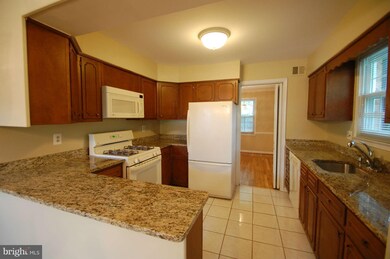 1601 Lemontree Ln, Silver Spring, MD 20904 - photo 2