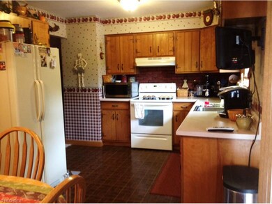 Beautiful bright kitchen!